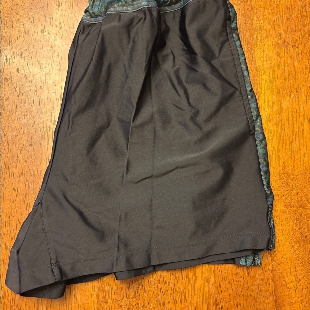 BerBeda Black Athletic Shorts with Patterned Trim - Picture 6 of 6